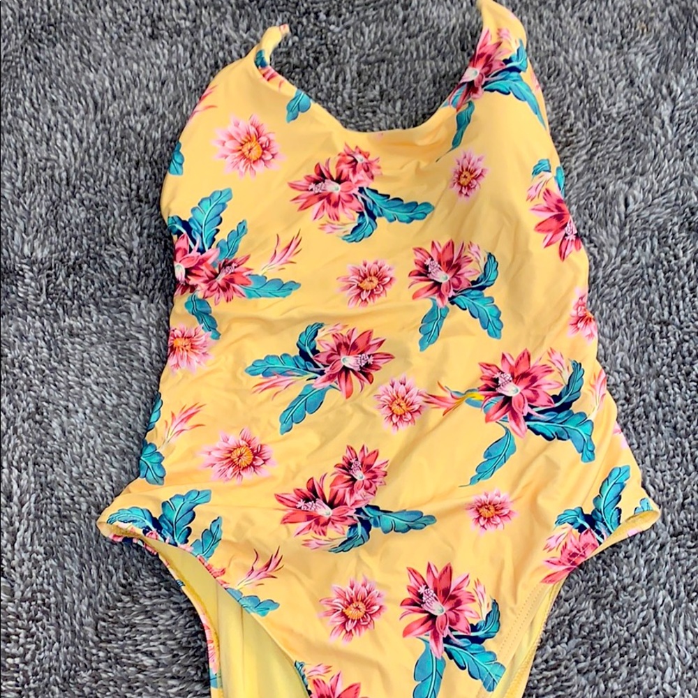 Cute one piece swimsuit!